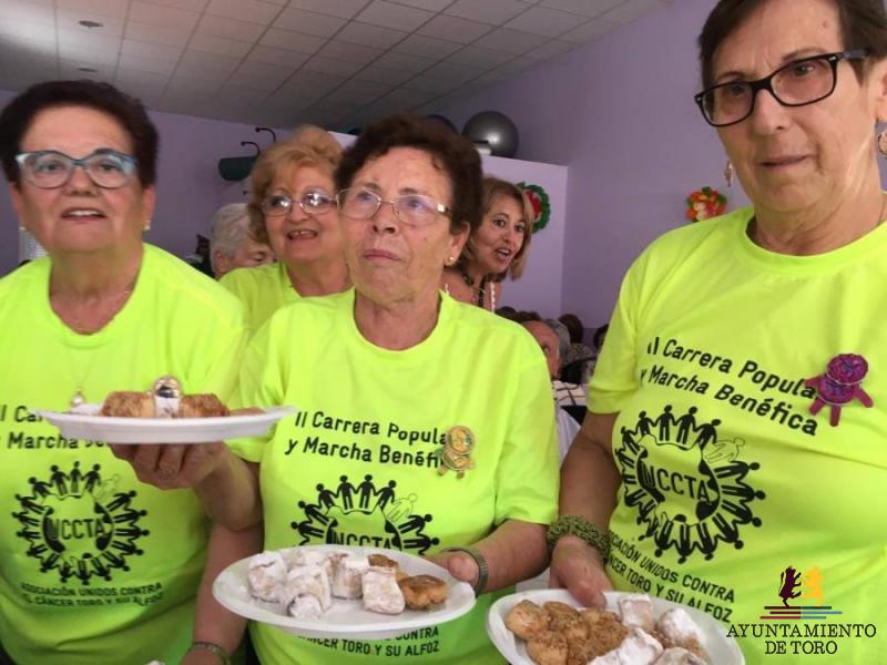 El grupo Vacceos recauda m&aacute;s de 2.000 euros para UCCTA con una comida solidaria