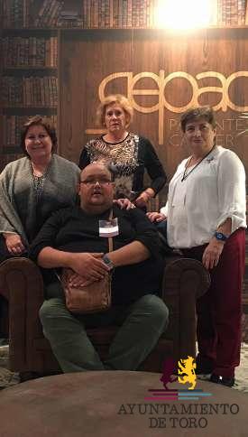 La asociaci&oacute;n Unidos contra el C&aacute;ncer asiste en Madrid a un congreso dedicado a paciente