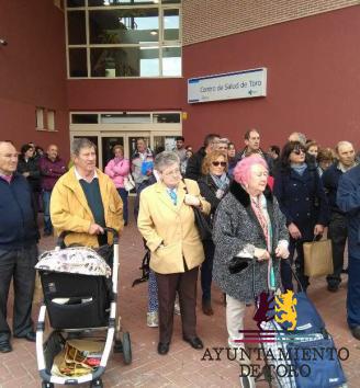 Padres instan a presentar quejas por el problema de la consulta de pediatr&iacute;a