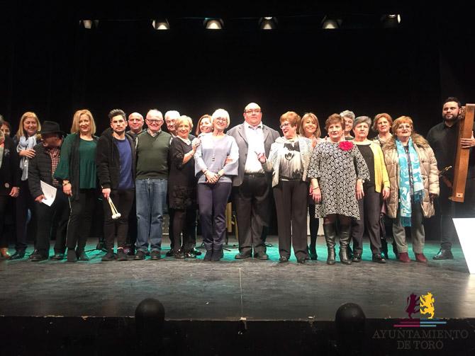 Unidos Contra el C&aacute;ncer entrega 13.000 euros al Centro de Investigaci&oacute;n del C&aacute;ncer de Salamanca