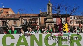 Solidaridad con los enfermos del c&aacute;ncer e iluminaci&oacute;n en Toro