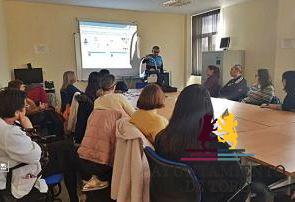 La Polic&iacute;a Local ense&ntilde;a c&oacute;mo colocar los Sistemas de Retenci&oacute;n Infantil en el coche