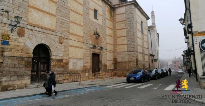 Las parroquias de Toro reanudan hoy el culto y las misas de funeral en el cementerio