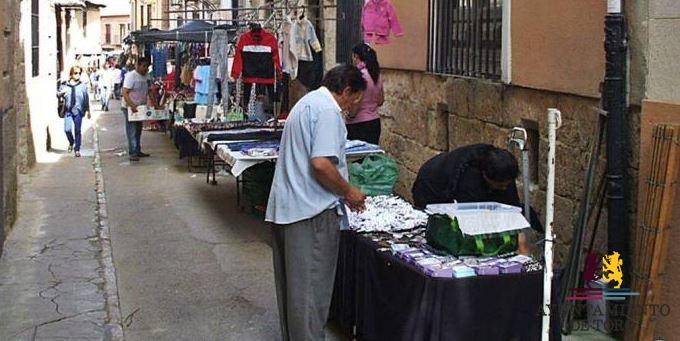 El mercadillo regresa a Toro con menos puestos y un &uacute;nico acceso
