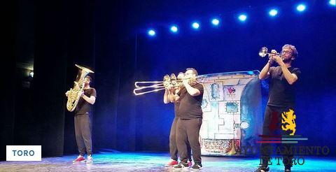 &ldquo;Tuba & Bones&rdquo; encandila al p&uacute;blico en Toro con un viaje por la m&uacute;sica