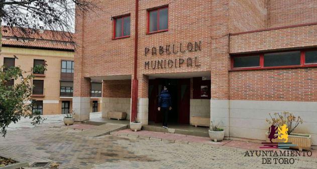 Toro ofrece espacios municipales para una vacunaci&oacute;n masiva del COVID