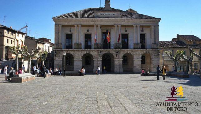 Toro ha sustituido ya m&aacute;s de 1.000 luminarias del alumbrado p&uacute;blico