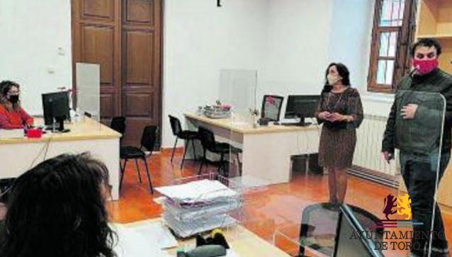 Toro implanta el control horario y de presencia de empleados municipales